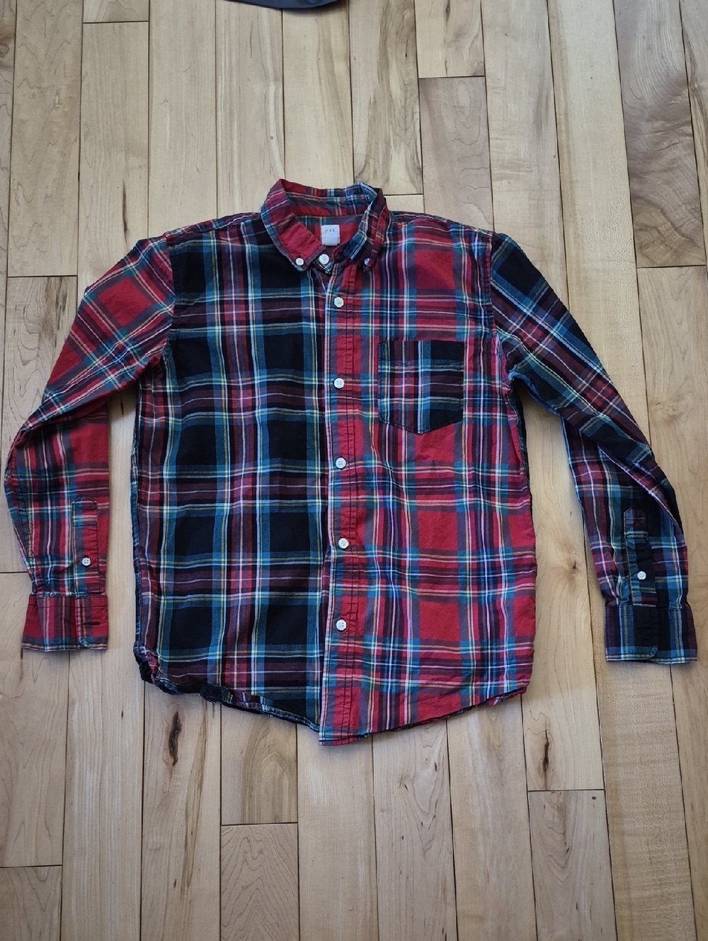 Boy's Size 14/16 Gap Red Black Plaid Button-Down Shirt